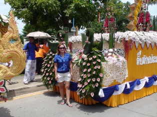 With the wax statues, Suphanburi Lent Parade